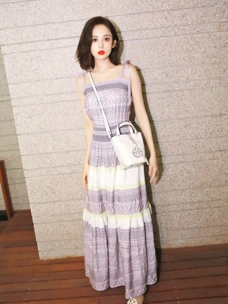 古力娜扎时尚街拍美图