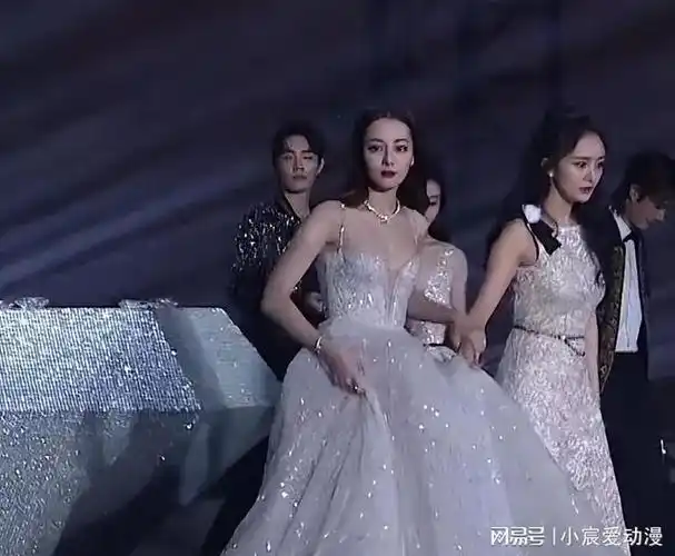 36岁杨幂和35岁赵丽颖同框