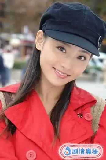 张嘉倪又剪短发,新刘海呆萌又减龄,仿佛看到了"紫菱"!