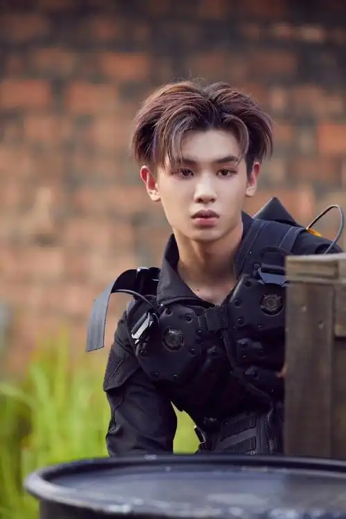 期待每周五和黄明昊@jjjustin0219在勇敢的世界见面#勇敢的世界