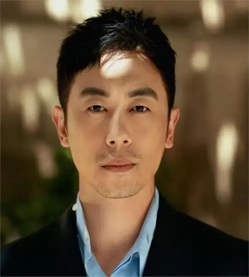 当众挖苦郭德纲父子"败光"路人缘,5年后,朱亚文的反击有点猛