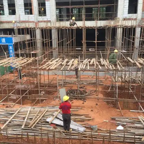 206项目10月3日现场施工情况及安全文明施工情况