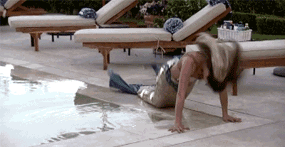 美人鱼抽风甩头发搞笑gif动图_动态图_表情包下载_soogif