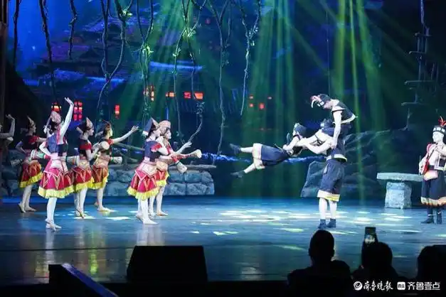 精彩!观看魅力湘西情景演出