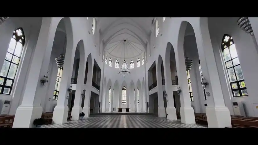 教堂场景拍摄配上周董的《以父之名》很搭