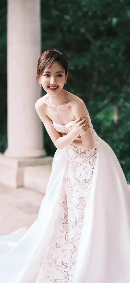 美女壁纸~毛晓彤,这个女孩真是太可爱了