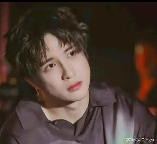 薛之谦:你白发苍苍,我仍听你歌唱.