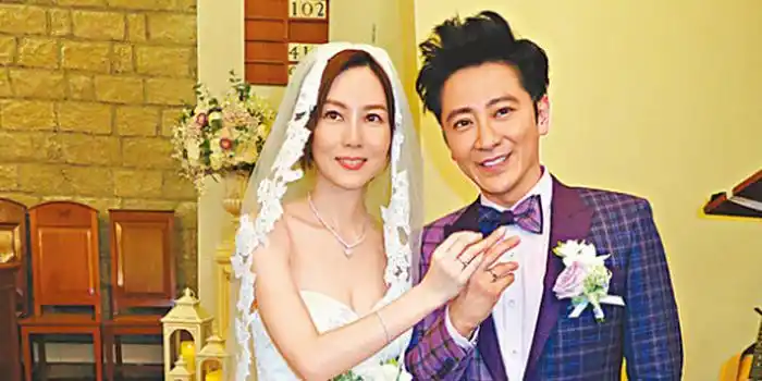 孙耀威转520万给妻子表达爱意知名作家带坏风气变相炫富