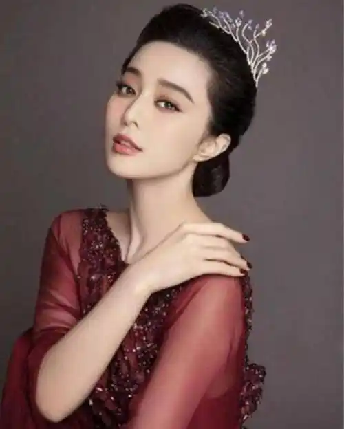 当红女星都难逃整容质疑,大方承认整容的却只有她?_范冰冰_杨颖_郑爽