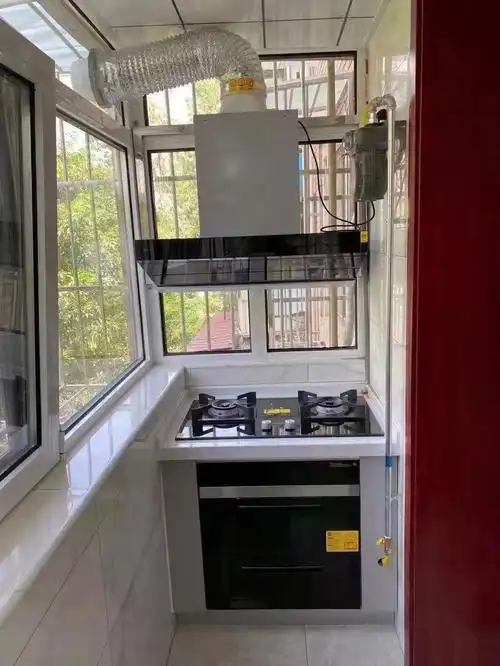 窗户上安装抽油烟机
