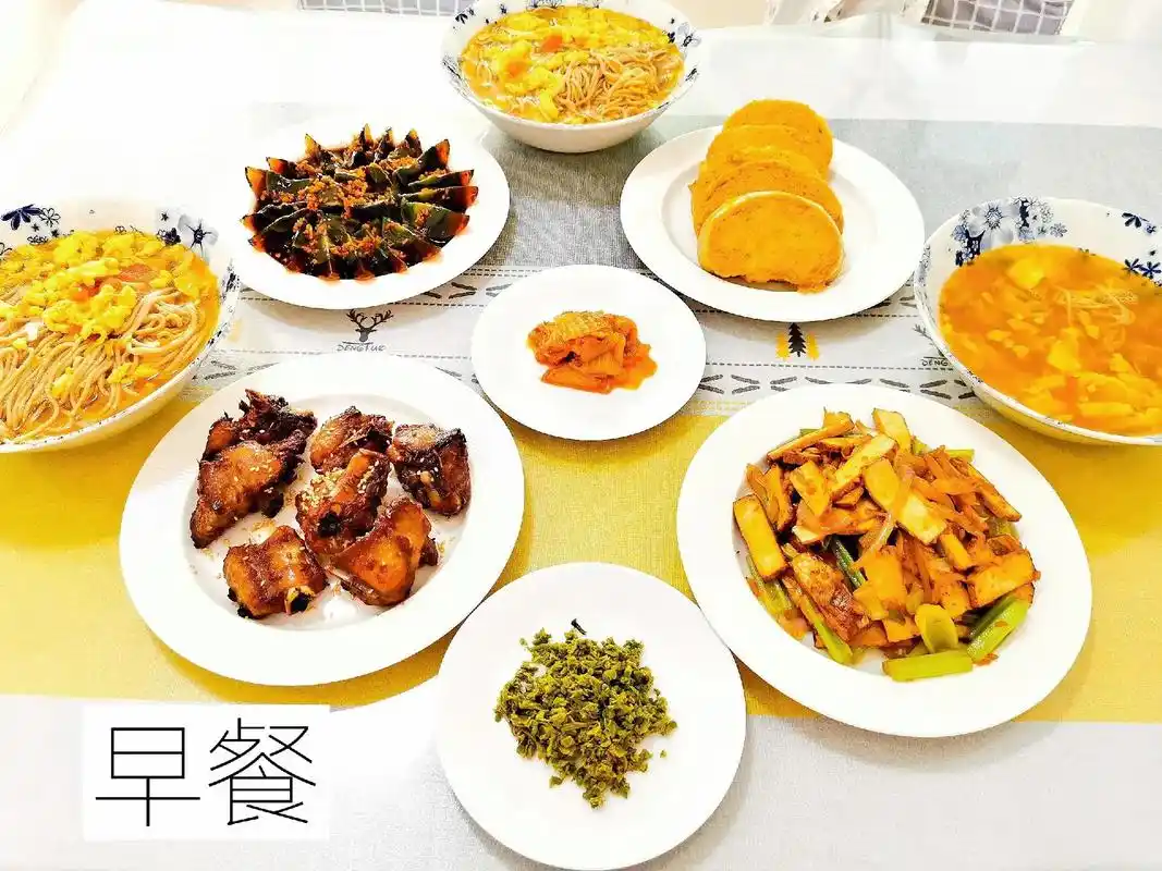 图文伙伴计划 周末的丰盛早餐:烤排骨,姜汁皮蛋 - 抖音