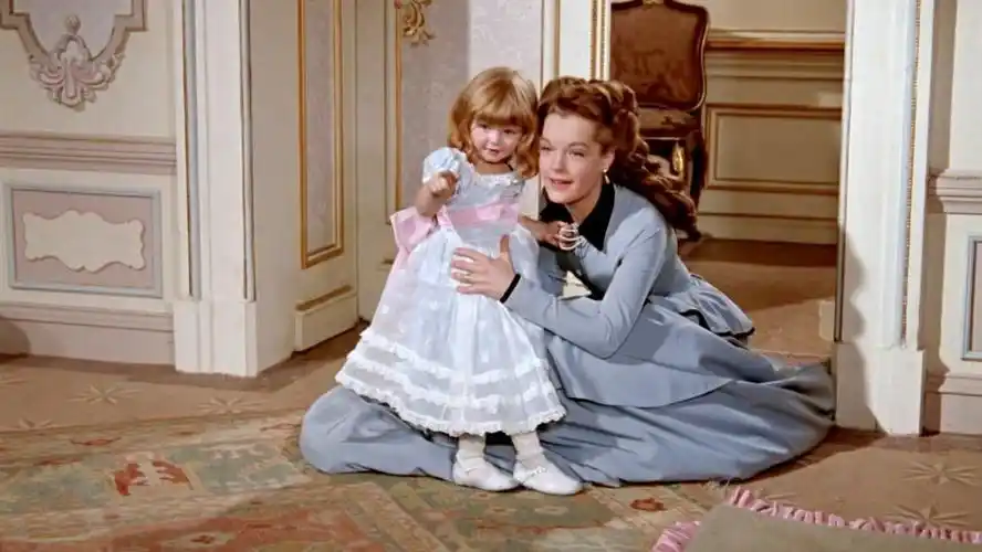 真实的茜茜公主:被婆婆剥夺子女抚养权,173cm的她晚年瘦到87斤