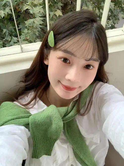 咖啡厅拍照姿势|ins韩系生活感91  我一直很喜欢坐着拍照  这样拍