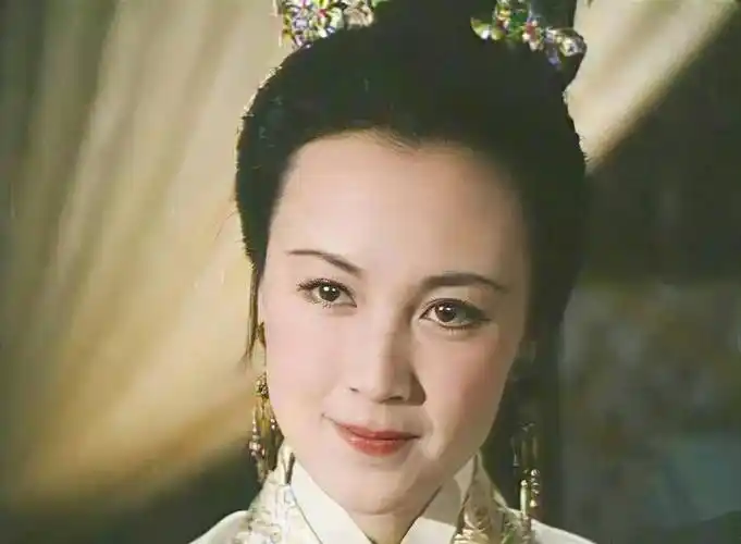 50到70后的内地女演员有多美?遇上港星毫不逊色_潘虹_朱琳_龚雪