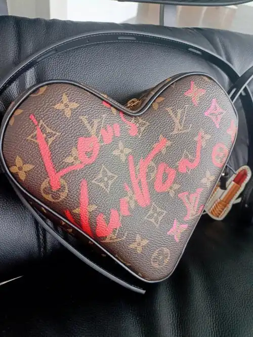lv2021七夕限定心形包