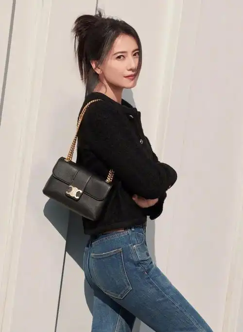 众多网友纷纷为高圆圆眼光独到的穿搭风格点赞