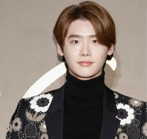 清爽的背头造型是余文乐的最爱,邓超尽显时尚潮男范