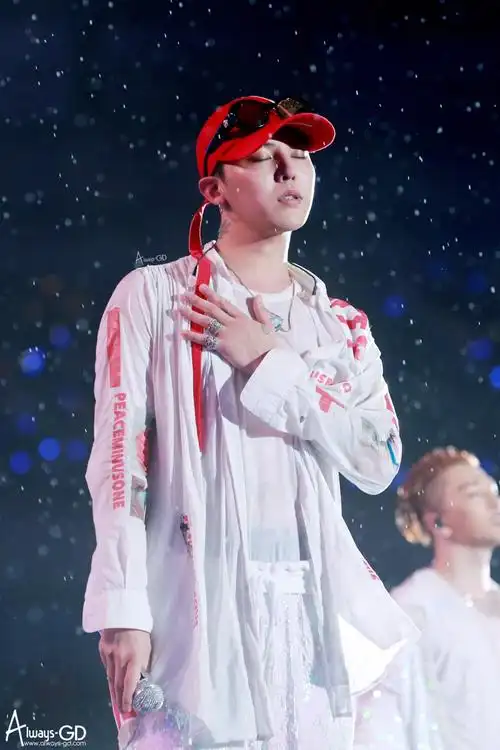 权志龙 gd #权志龙 #gd #g-dragon #bigbang #音乐 舞台 现场 #王者