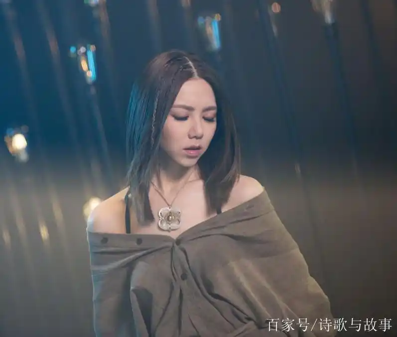 听歌:邓紫棋《爱如意》,仙气满满的一首歌,可惜别人学唱不了