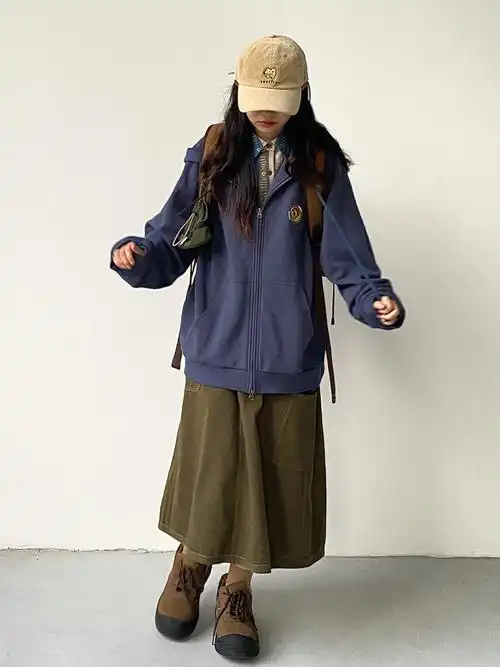 舒适自然的日常穿搭永远不过时