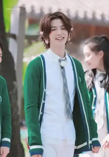 奔跑吧路透,蔡徐坤名牌蔡小葵,baby名牌杨小颖,黄明昊太特别