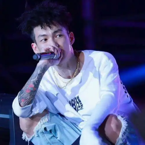 diss玻璃娃娃贝贝押韵狂魔人形炸药404rapper