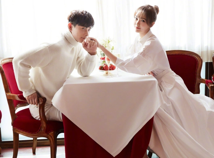 唐嫣罗晋终于官宣,同晒结婚照,网友:永远甜下去!