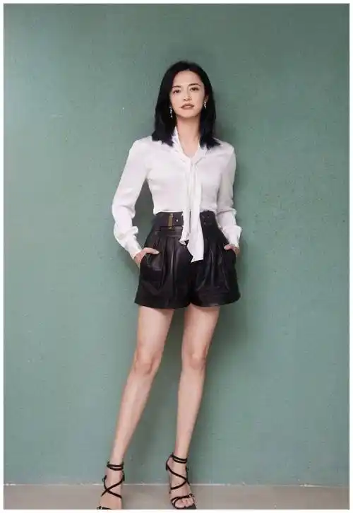 45岁姚晨现身河南乡村!