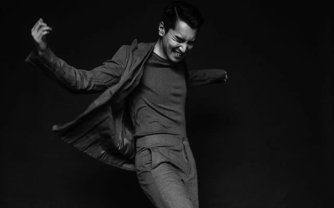 赵又廷黑白气质大片桌面壁纸