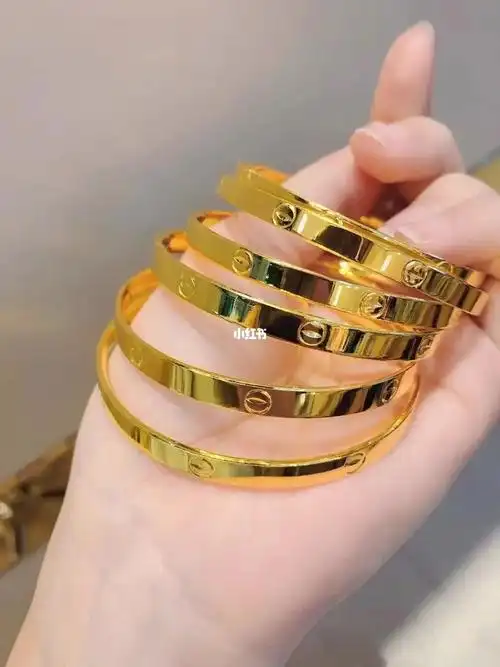 卡地亚足金手镯青春时尚02简单而又秀气