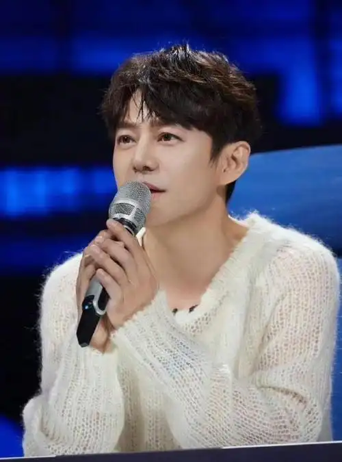 20年努力护着4个家人,最后一个都没留住,他也累了|谢娜|吴昕|李维嘉