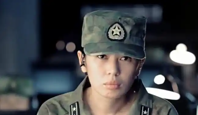 战狼龙小云凭什么是战狼队长你看她对首长做了啥是个狠角色