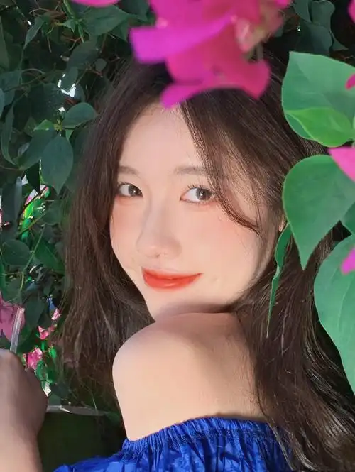 人气美女主播梨涡允允高清图片小红书梨涡允允图片