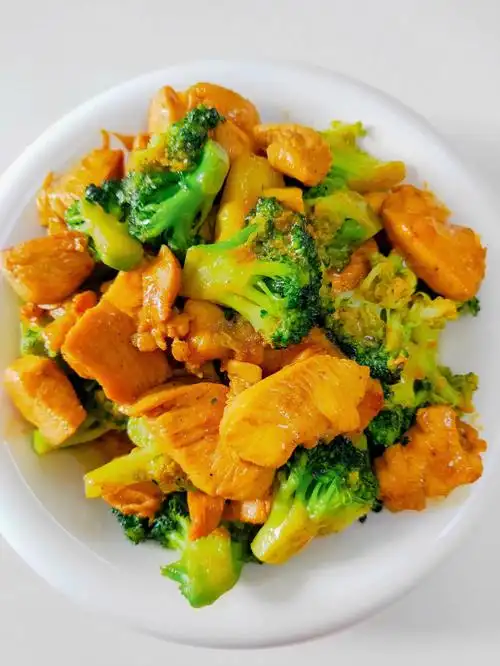 西兰花炒鸡胸肉