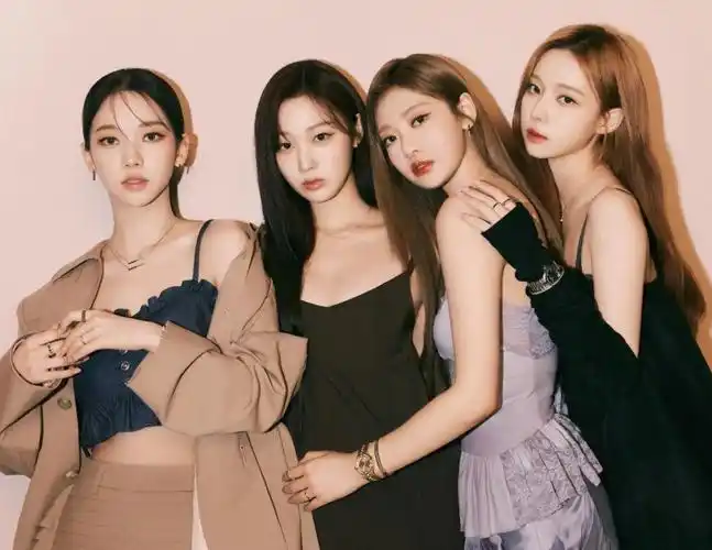 aespa是由韩国sm娱乐旗下推出的四人女子组合,是继2016年的nct之后,时