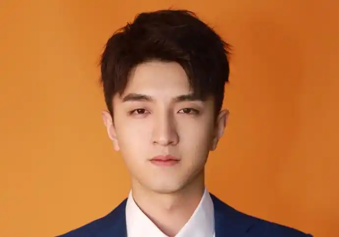 金瀚恋情 网友懵逼金瀚什么来头