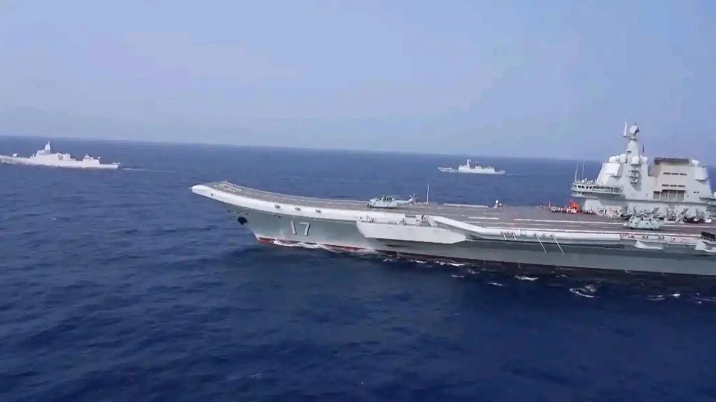 山东舰航母编队21日通过台湾海峡  6月21日,台防务部门宣称,大陆山东