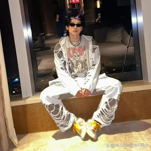 韩流巨星rain时隔八年回归香港,于7月13日策动亚博演唱会