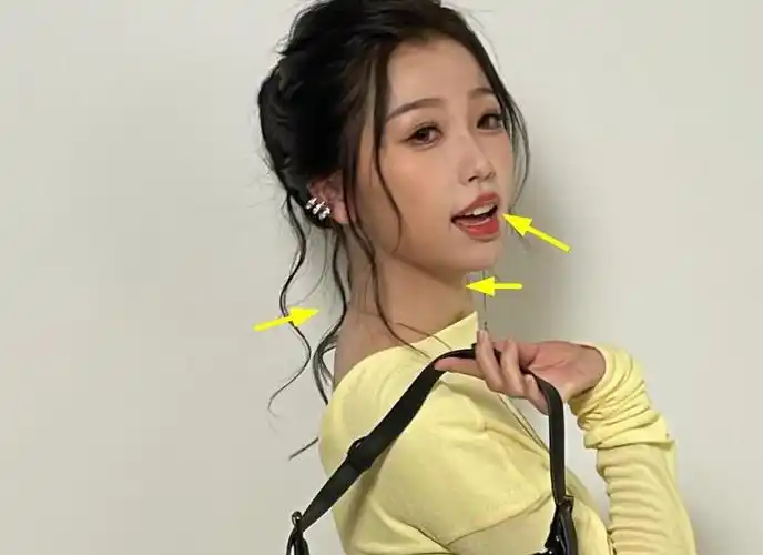 虞书欣现身活动夏天穿貂扮太可爱生图却嘴凸脖子粗像胖20斤