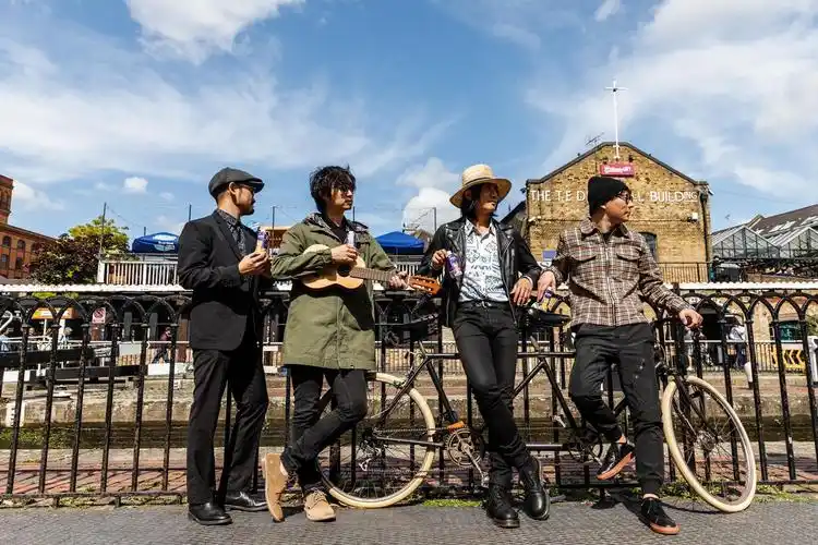 旅行团乐队新专辑《似近似远》发布,更具深度的创作旅程