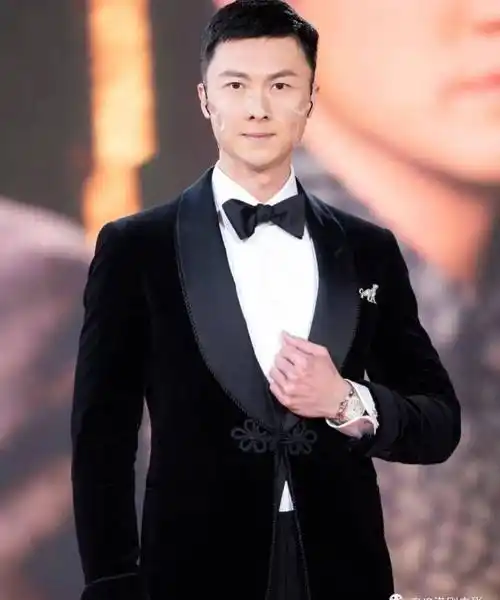 24位180cm以上香港娱圈男艺人 男神吴彦祖,黄宗泽,马国明在列_身高