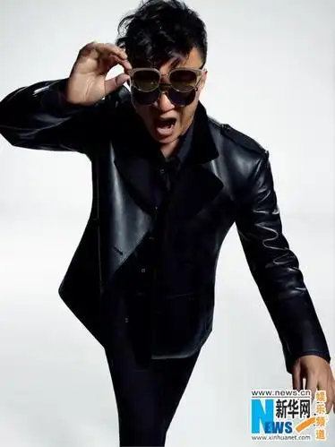 从《永不瞑目》到《潜伏》,孙红雷一向以硬汉大哥形象出现在公众面前