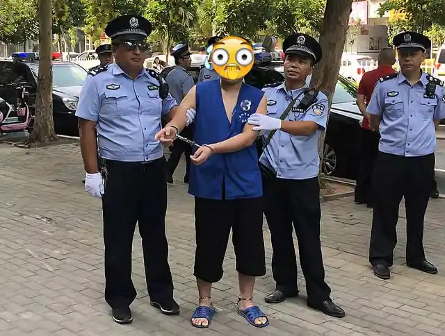 洛阳警方举行涉黑恶犯罪嫌疑人公开指认现场活动