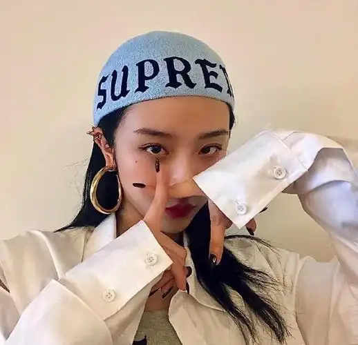 组图:the9成团30天全员换头像 比统一手势团魂满满