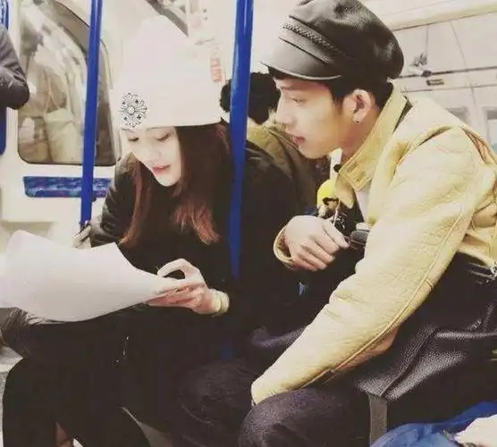 井柏然郑爽发生了什么在一起过吗为什么取关郑爽