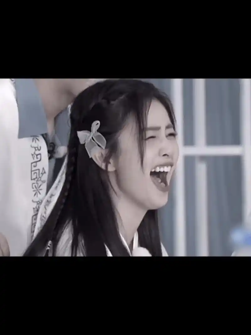 白鹿的笑为《奔跑吧》做的贡献可太大了[大笑][大笑] #搞笑# #奔跑吧