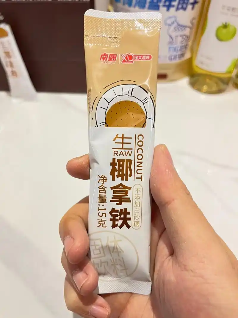 不仅椰香味儿很浓,而且还是0添加.这款生椰拿铁真的不错 配料 - 抖音