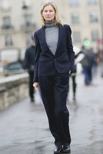 巴黎时装周街拍刚柔并重的西装套装穿搭示范