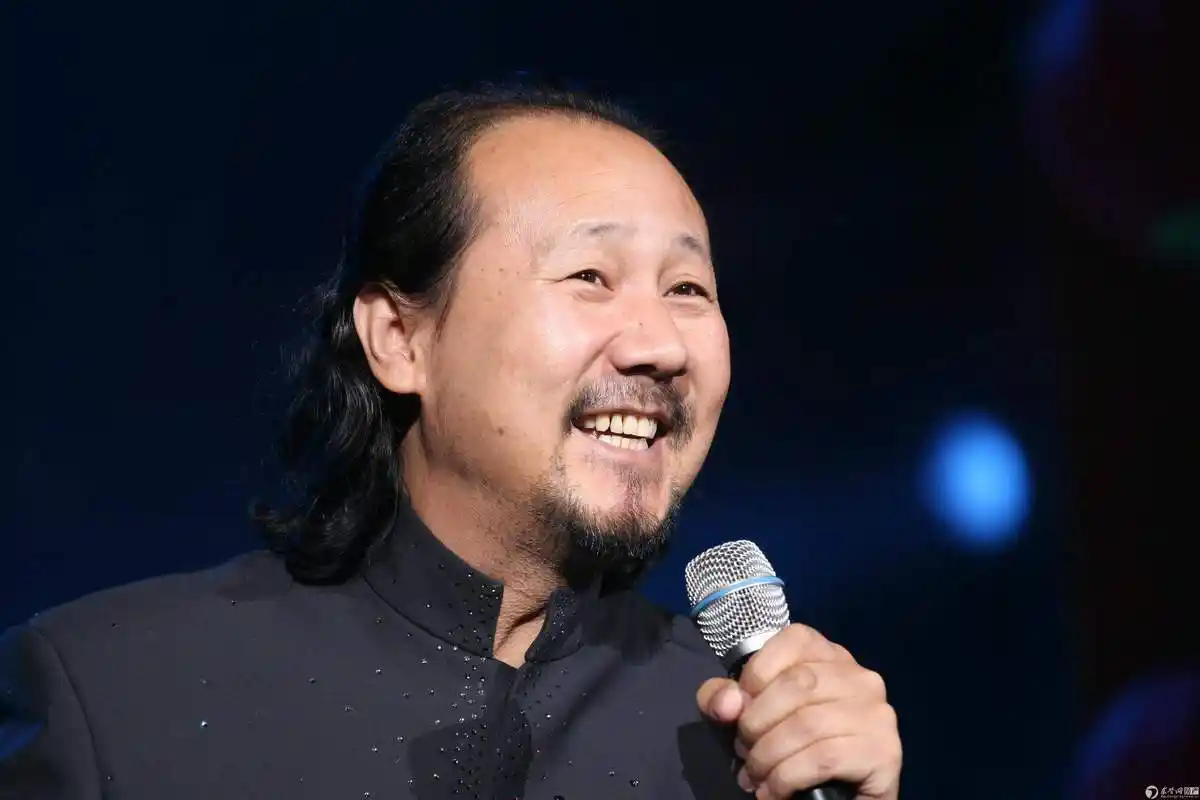 翻唱流行歌之后,腾格尔老师的商演价格涨了多少?