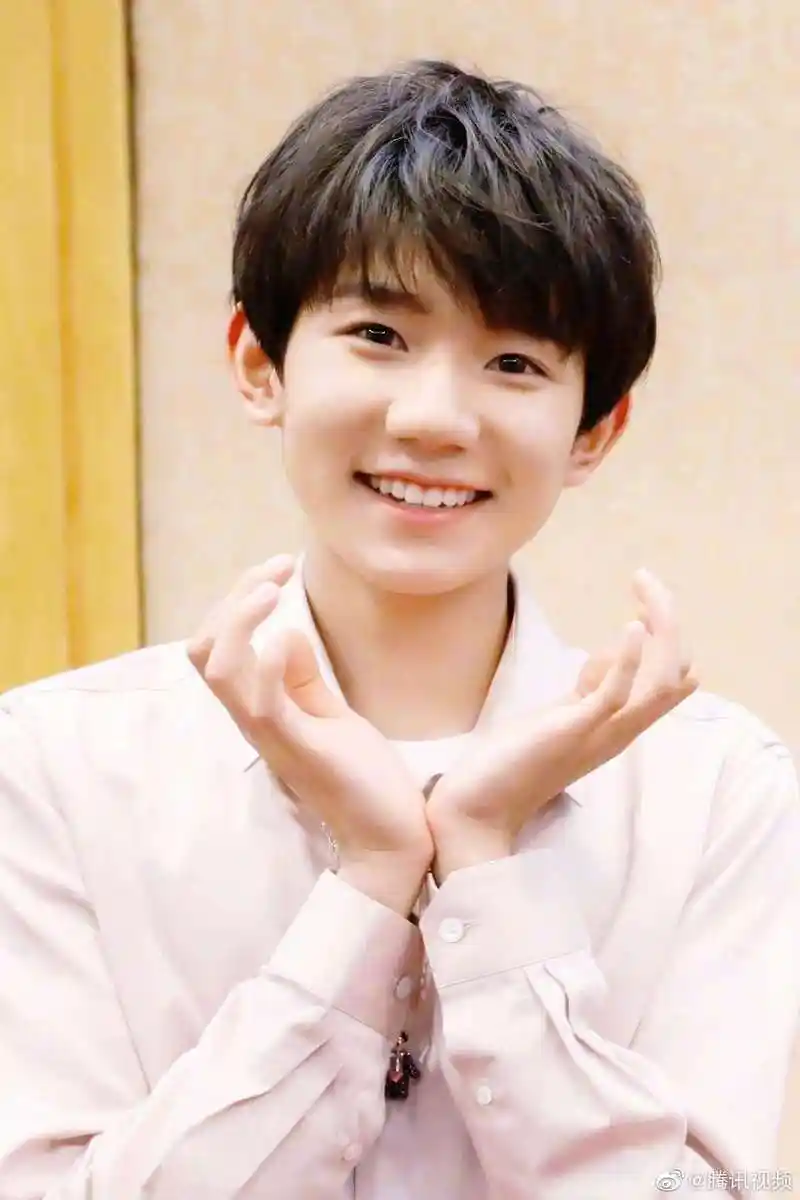 王源新闻191024正值王源睡觉的大好时机偷偷分享一波可爱图